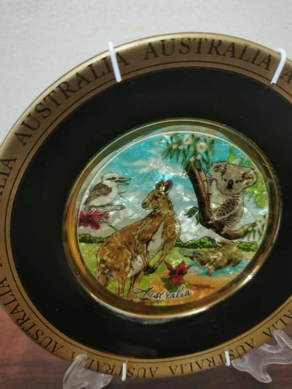 Gorgeously Designed Display Plate from Australia with Gold Trim