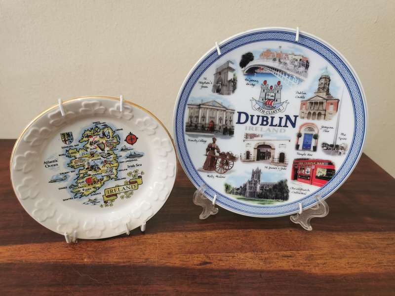 Gorgeous Display Plate Pair from Ireland