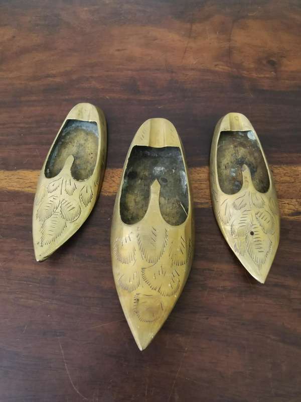 Vintage Brass Slipper Ashtray Set