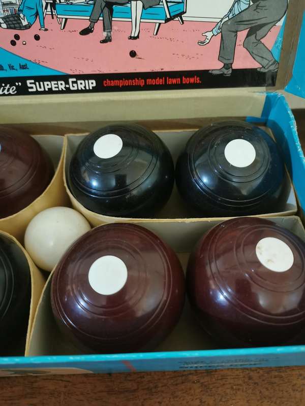 Vintage Henselite Carpet Bowls Set