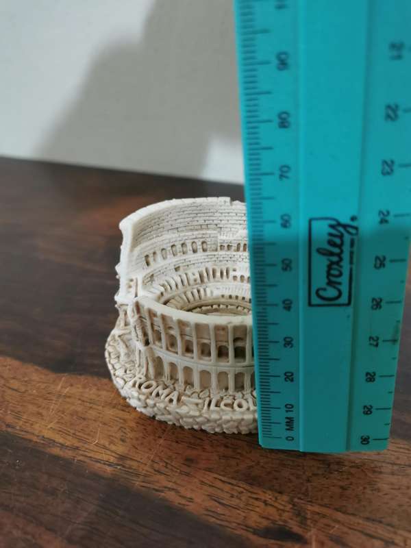 The Colosseum in Rome - Beautifully Detailed Resin Statue