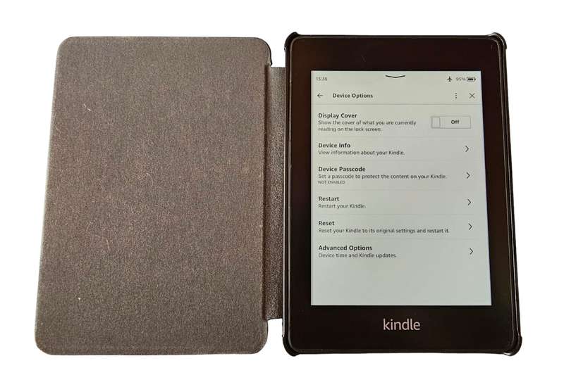 Amazon Kindle Paperwhite - 10th Generation - 8GB - Wi-Fi - 6 Inch - With Case
