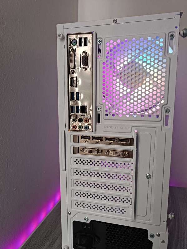 Gigabyte i5 Gaming White PC*Nvidia 4GB*SSD*16GB Ram