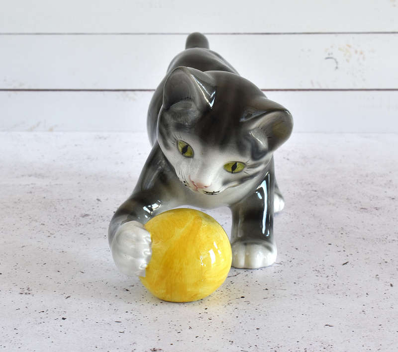 Vintage Ronzan Italy Porcelain Kitten Playing with Ball  Mid-Century Figurine