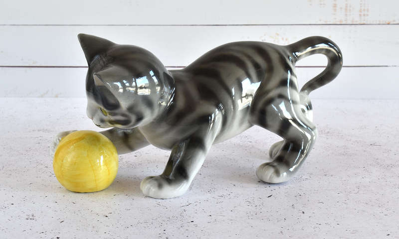 Vintage Ronzan Italy Porcelain Kitten Playing with Ball  Mid-Century Figurine