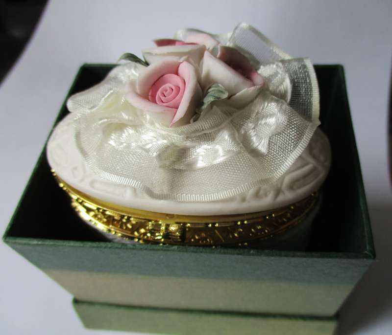 Beautiful Wedding Ceramic Box with Rose Flowers Ring Box