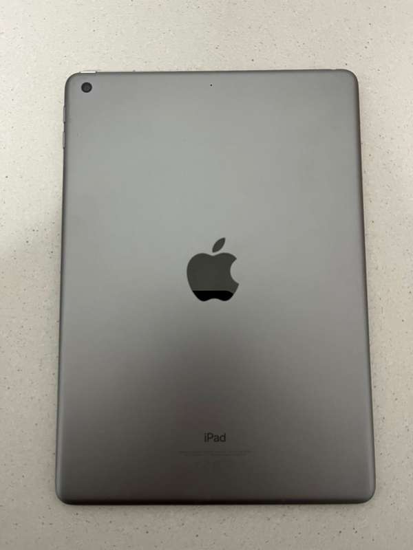Apple Ipad 9.7"- 5th Generation - SECOND HAND - EXCELLENT CONDITION