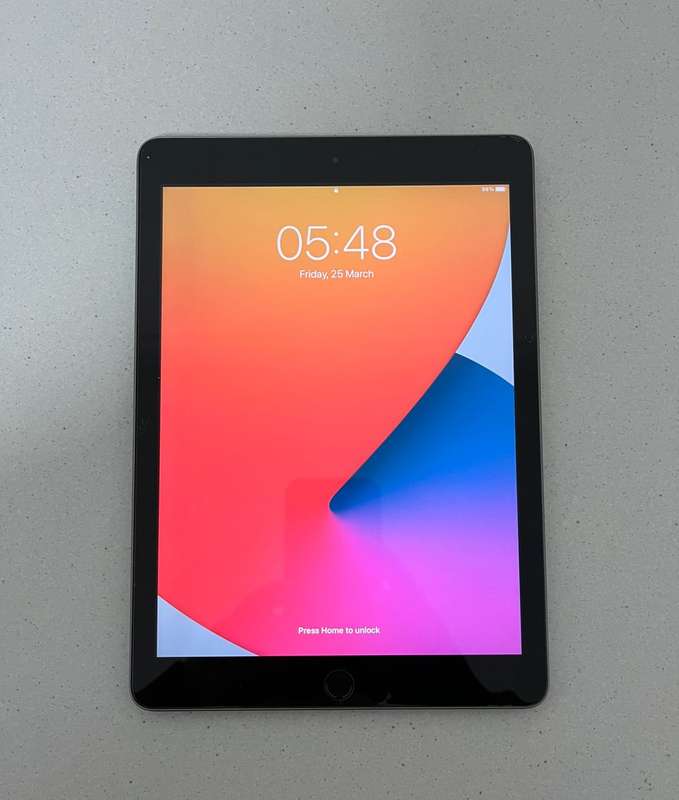 Apple Ipad 9.7"- 5th Generation - SECOND HAND - EXCELLENT CONDITION