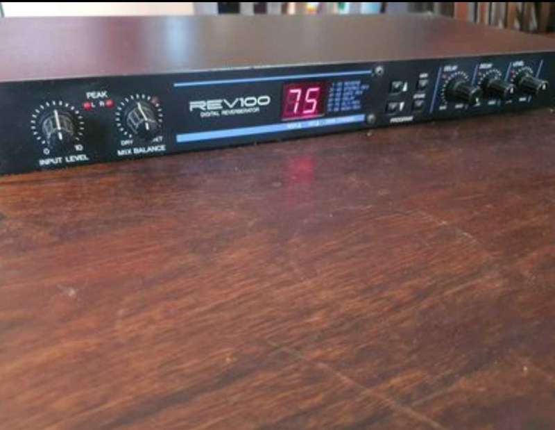 Yamaha REV100 Digital Reverberator Sound Processor