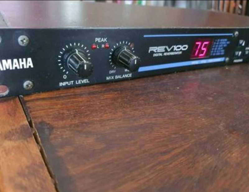 Yamaha REV100 Digital Reverberator Sound Processor