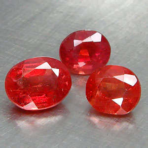 2.75ctw Orange red SAPPHIRE oval set