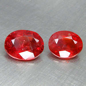 1.65ctw Orange red SAPPHIRE oval set
