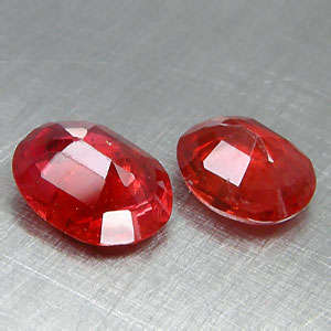 1.65ctw Orange red SAPPHIRE oval set