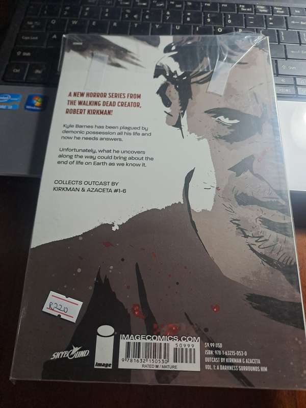 Outcast vol.1 A Darkness Surrounds Him [ISBN 9781632150530] (Image)
