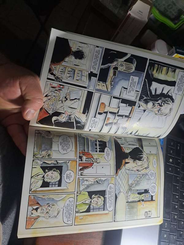 Royal City Vol.1 Next Of Kin [ISBN 9781534302624] (Image)