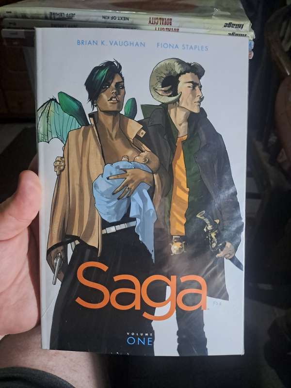 Saga Vol.1 [ISBN 9781607066019] (Image)