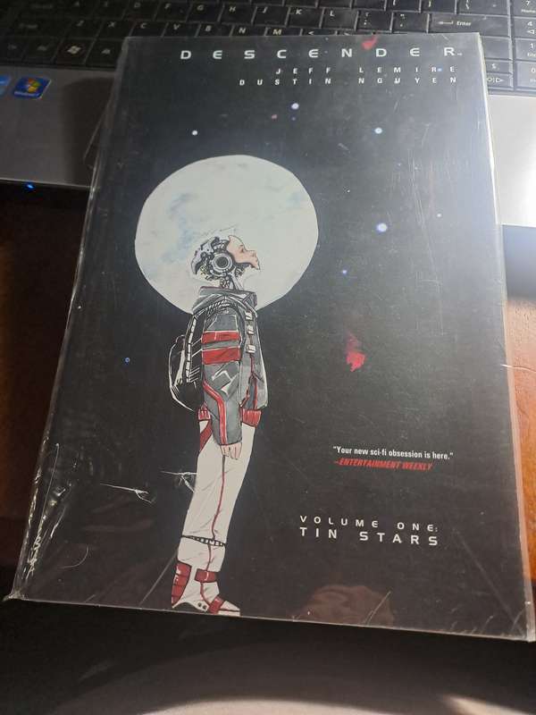 Descender Vol. 2 Tim Stars [ISBN 9781632154262] (Image)