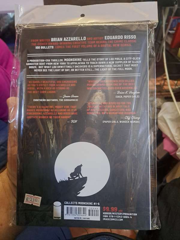 Moonshine Vol.1 Damn Near Perfect [ISBN 9781534300644] (Image)