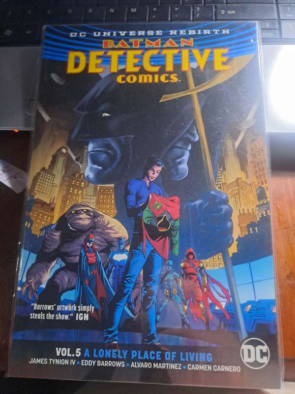 Batman Detective Comics Vol.4 A Lonely Place Of Living [ISBN 9781401278229] (DC)