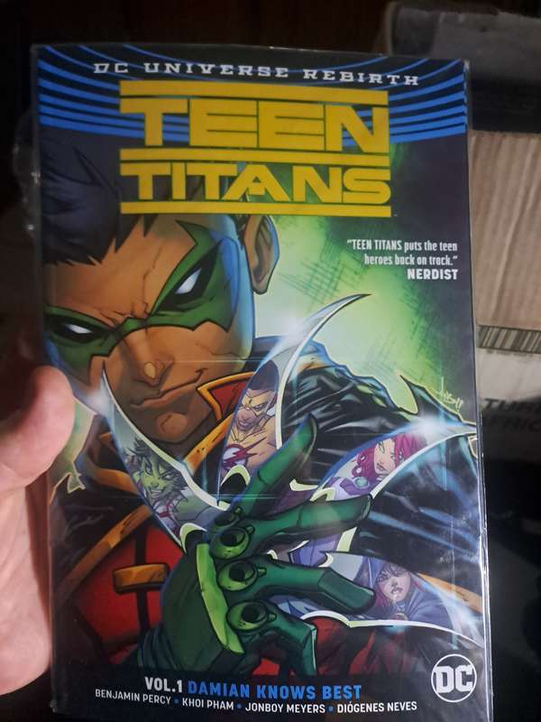 DC Universe Teen Titans Vol.1 Damian Knows Best [ISBN 9781401270773] (DC)