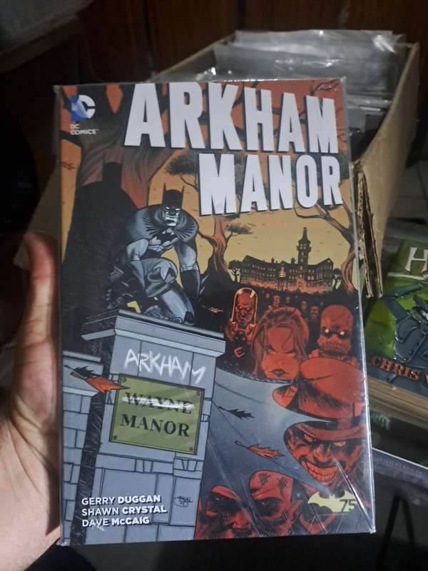 Arkham Manor [ISBN 9781401254582] (DC)