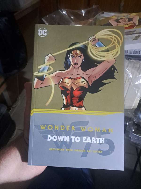 Wonder Woman  75Th Anniversary Commemorative Collection [ISBN 9781401265366] (DC)