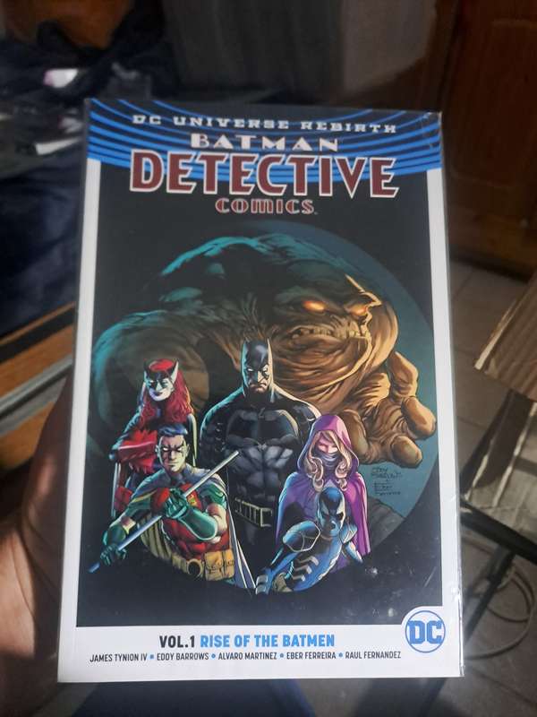 DC  Universe Rebirth Batman Detective Comics Vol.1 Rise Of The Batmen [ISBN 9781401267995] (DC)