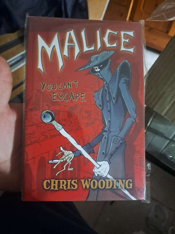 Malice You Can't Escape [ISBN 9781407103945] (Scholastic)