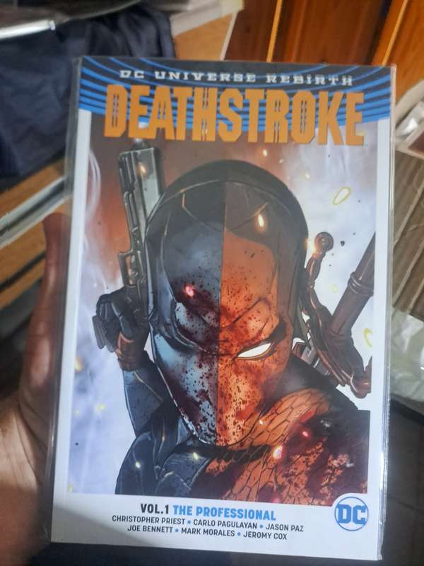 DC Universe Rebirth Deathstroke Vol.1 The Professional [ISBN 9781401268237] (DC)