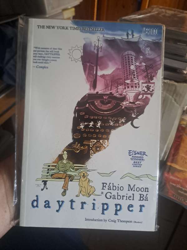 Daytripper [ISBN 9781401229696] (Vertigo)