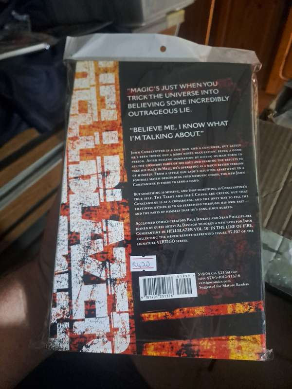 Hellblazer In The Line Of Fire [ISBN 9781401251376] (Vertigo)