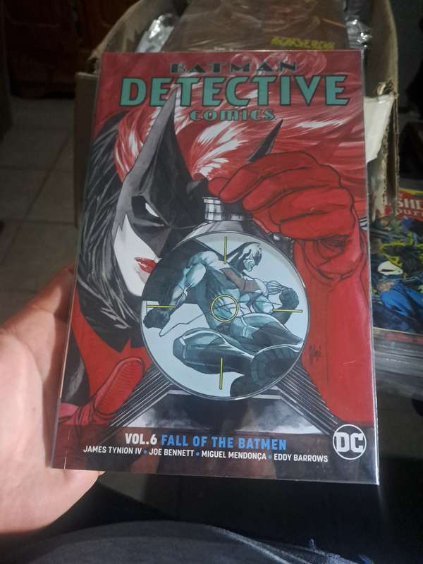Batman Detective Comics Vol.6 Fall Of The Batmen [ISBN 9781401281458] (DC)