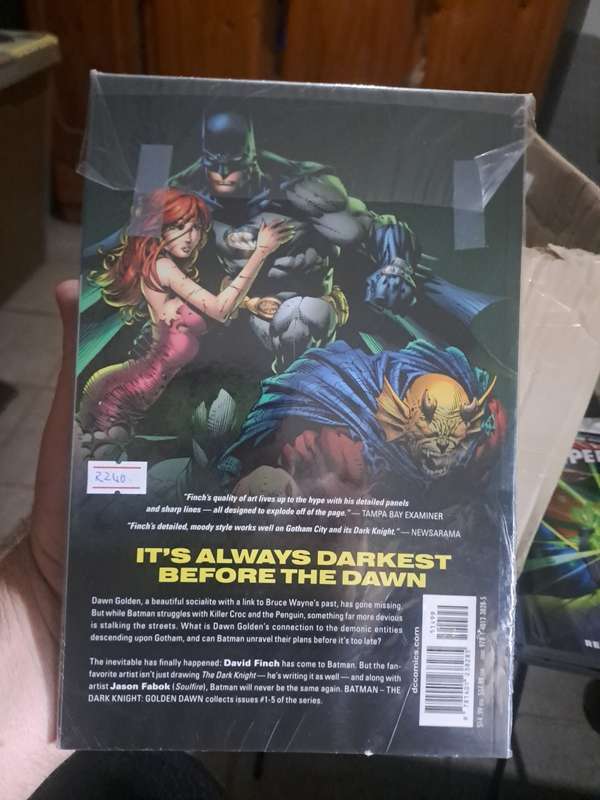 Batman The Dark Knight Golden Dawn [ISBN 9781401238285] (DC)