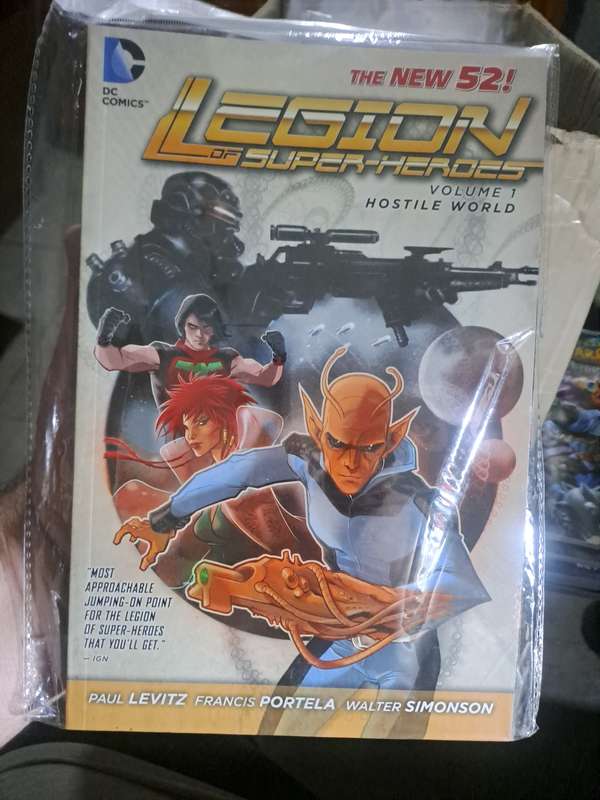 The New 52 Legion Of Super Heroes Vol.1 Hostile World [ISBN 9781401235017] ( DC)