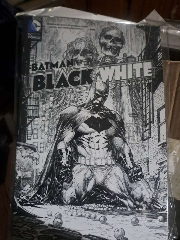 Batman Black And White Vol.4 [ISBN 9781401250621] (DC)