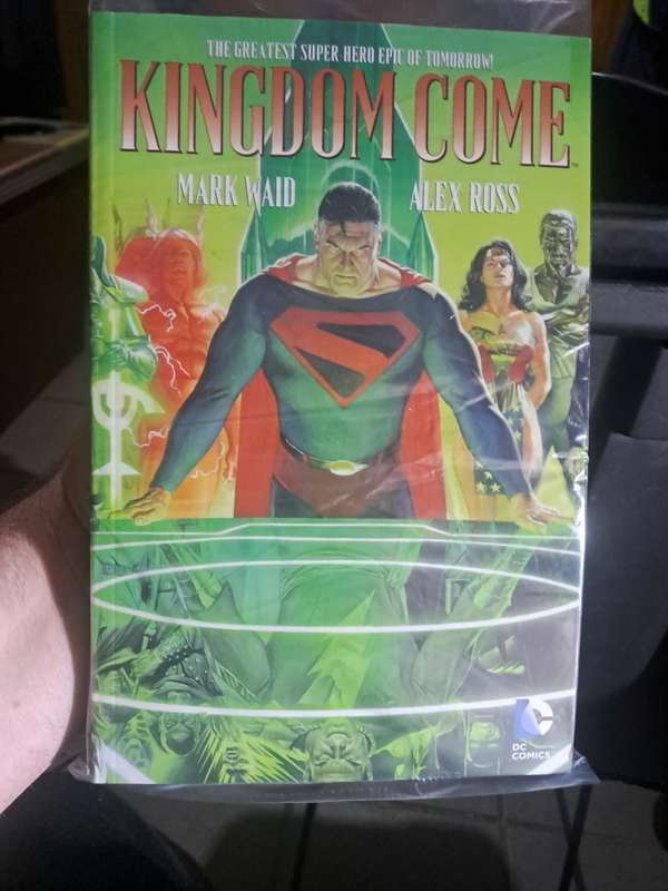 Kingdom Come [ISBN 9781401220341] (DC)