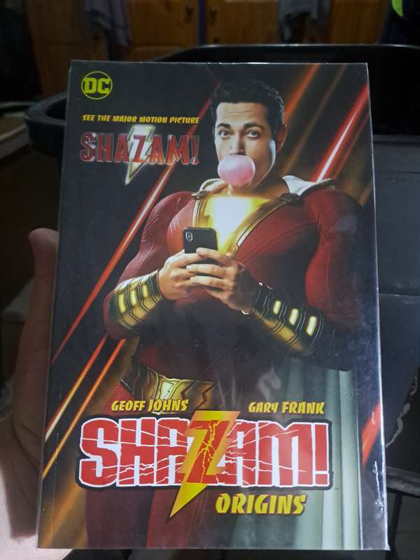 Shazam Origins [ISBN9781401287894] (DC)