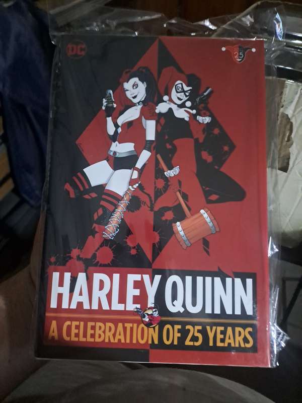 Harley Quinn A Celebration Of 25 Years [ISBN 9781401275990] (DC)