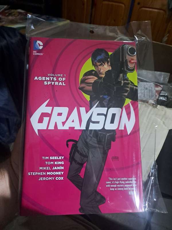 Grayson Vol.1 Agents Of Spyral [ISBN 9781401252342] (DC)