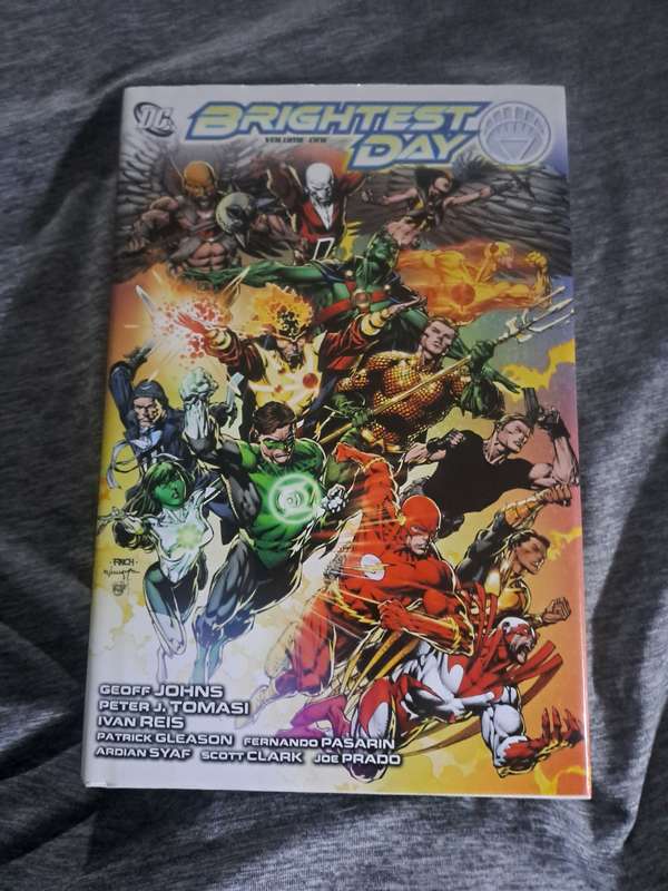 Brightest Day Vol.1 [ISBN 9781401229665] (DC COMICS)