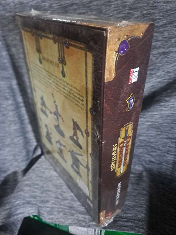 Sealed Dungeons And Dragons miniatures Heroes 3