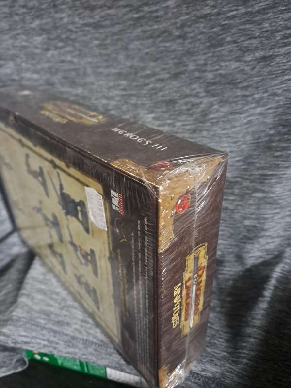 Sealed Dungeons And Dragons miniatures Heroes 3