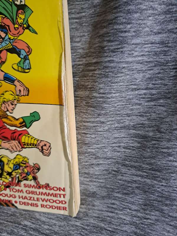 Superman: Panic In The Sky [ISBN 1563890941] (DC Comics) (please note it has slight damage on cover)