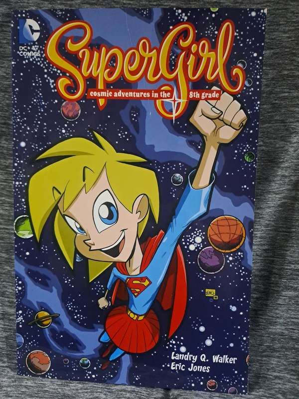 Supergirl Cosmic Adventures In The 8th Grade [ISBN 9781401263201](DC Comics)