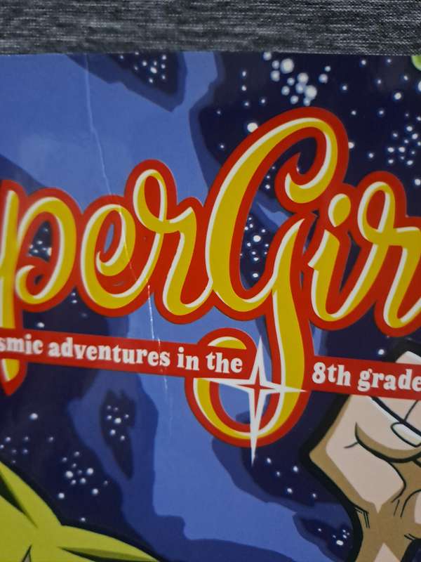 Supergirl Cosmic Adventures In The 8th Grade [ISBN 9781401263201](DC Comics)