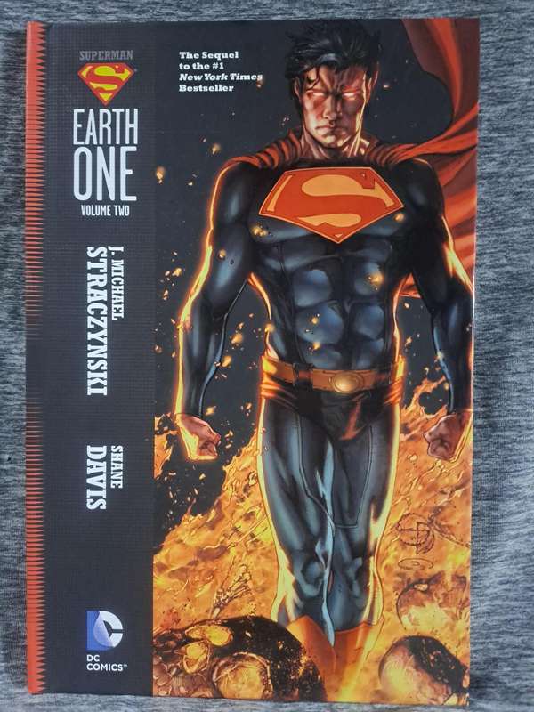 Superman Earth One Vol.2  [ISBN 9781401231965](DC Comics)