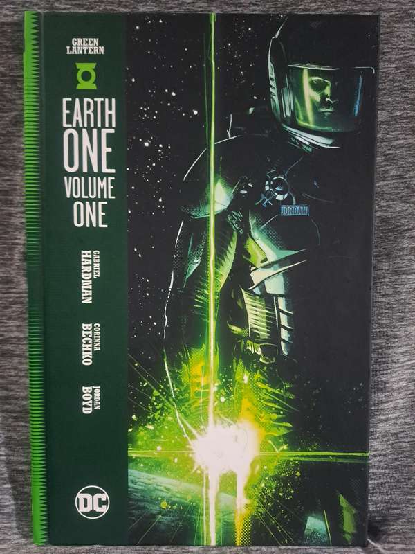 Green Lantern Earth One Vol.One [ISBN 9781401241865](DC Comics)