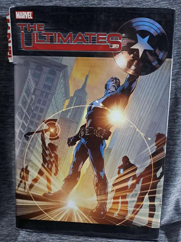 The Ultimates Vol.1 [ISBN 0785110828](Marvel Comics) (tear on dust cover)