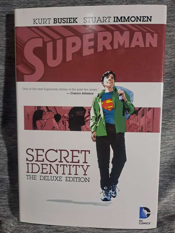 Superman:Secret Identity The Deluxe Edition [ISBN 9781401258696](DC Comics)