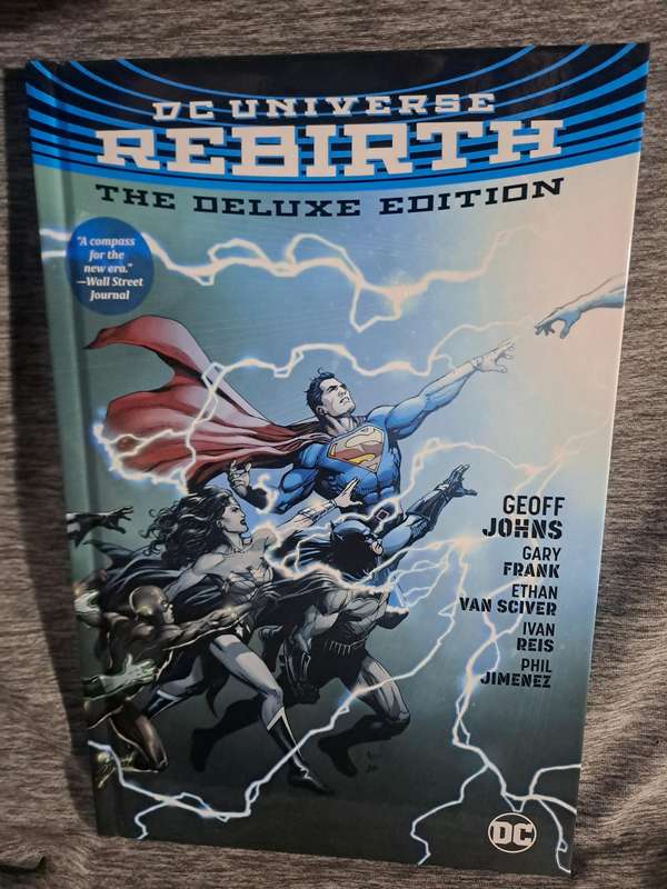 DC Universe:Rebirth The Deluxe Edition [ISBN 9781401270728](DC Comics)